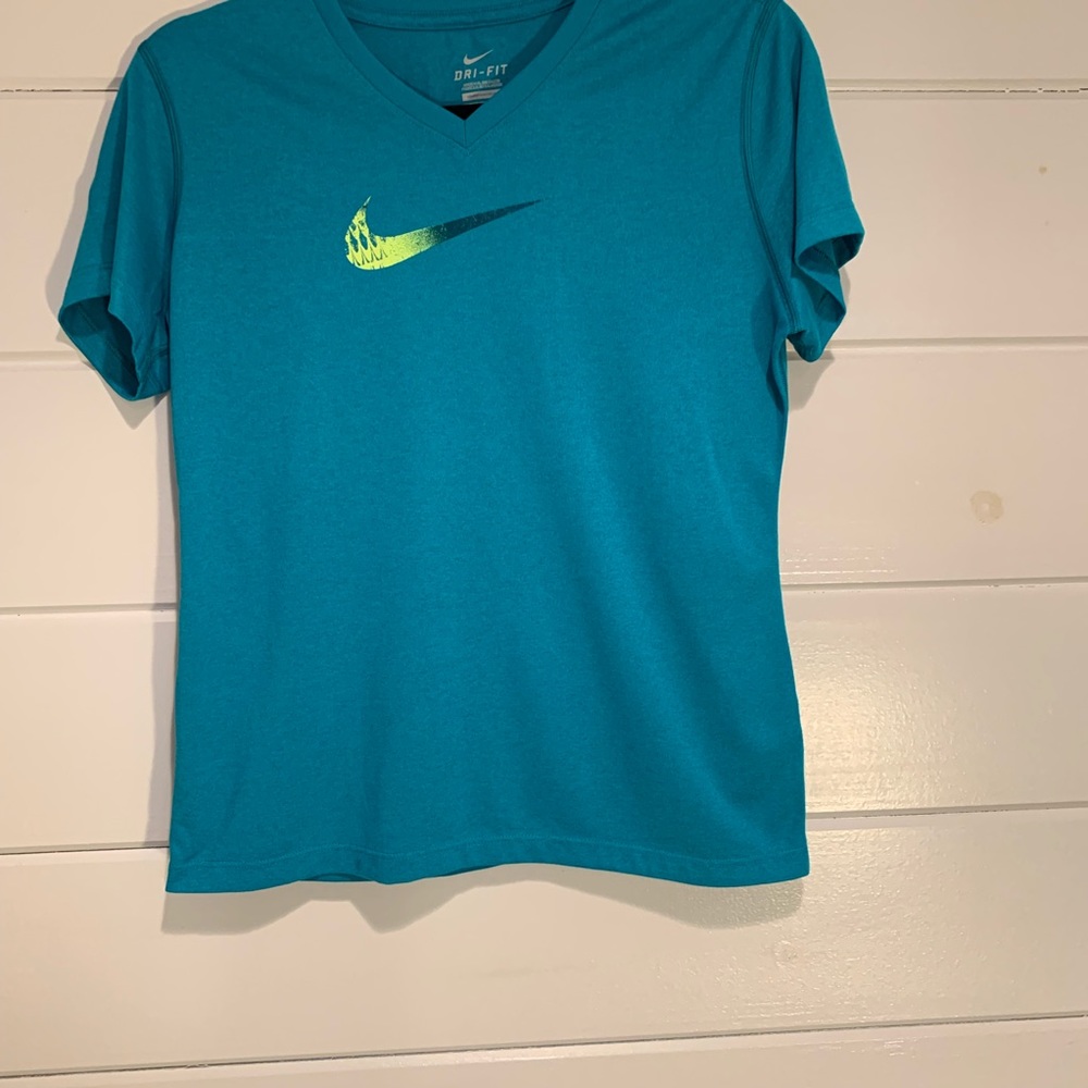 Nike T-shirt girls size